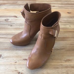 Vincent Camuto booties size 7.5 worn once